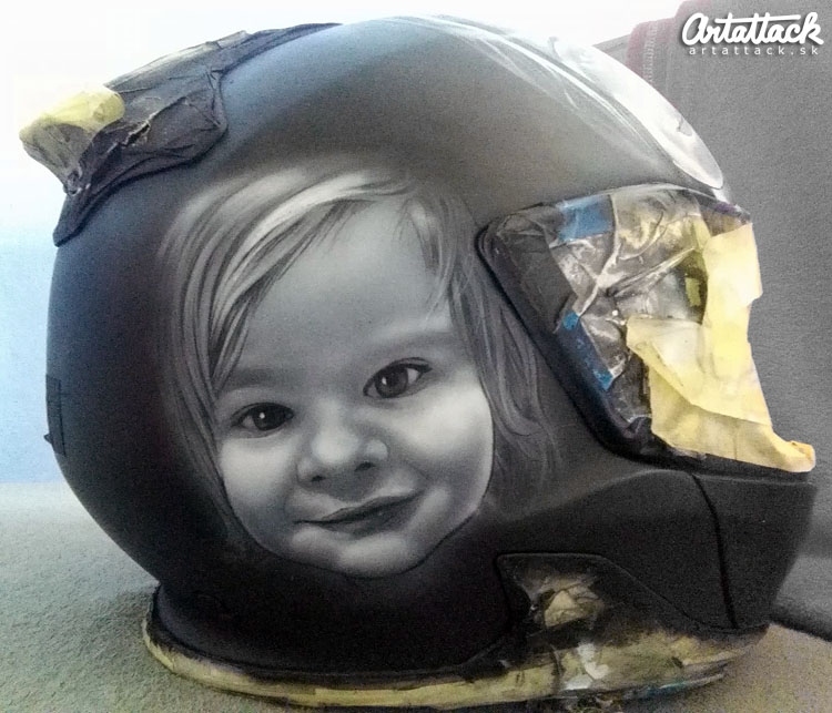 Maľba airbrushom na moto helmu