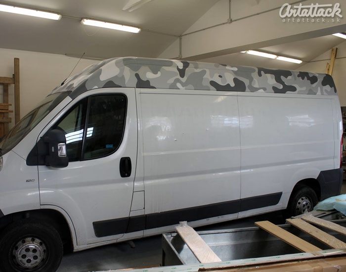 Grafity maľba na dodávke - maskáčový dizajn