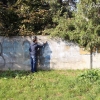 Maľba na betónovom plote pri obnovenom parčíku Antona Srholca