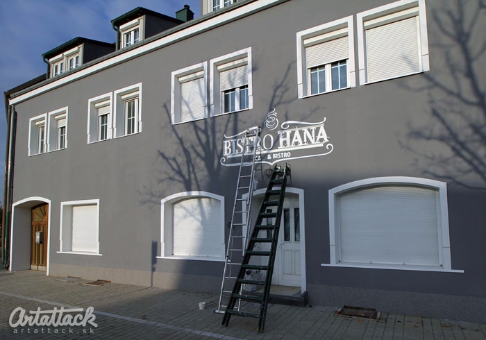 Maľovanie reklamného nápisu na stenu - Logo