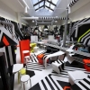 Geometrický prístup k maľbe - Tobias-Rehberger, cafeteria, Biennale di Venezia, 2009