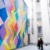 Geometrický prístup k maľbe - Odili Donald Odita - priečelie budovy medicínskeho centra v New Yorku, 2012