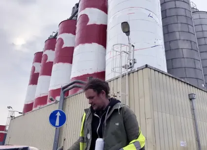 Proces reklamnej  maľby na pivné tanky
